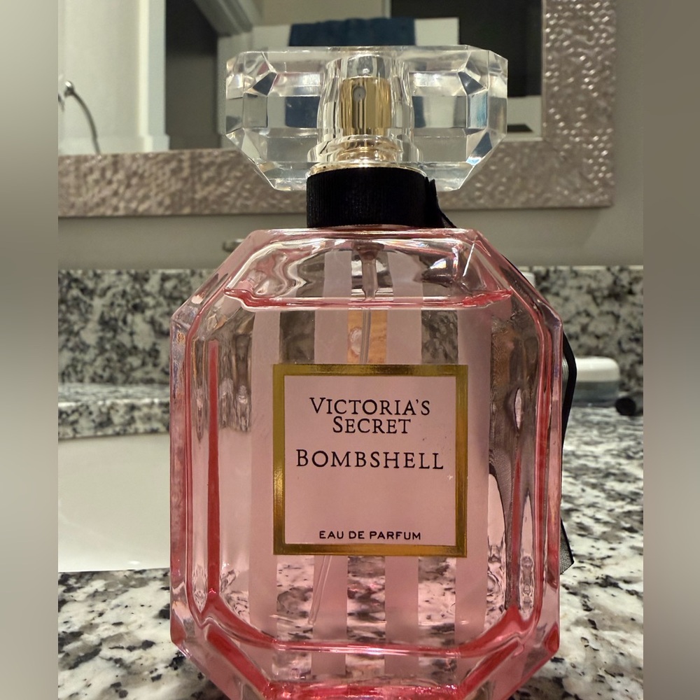 Victoria's Secret Bombshell Pink Eau de Parfum